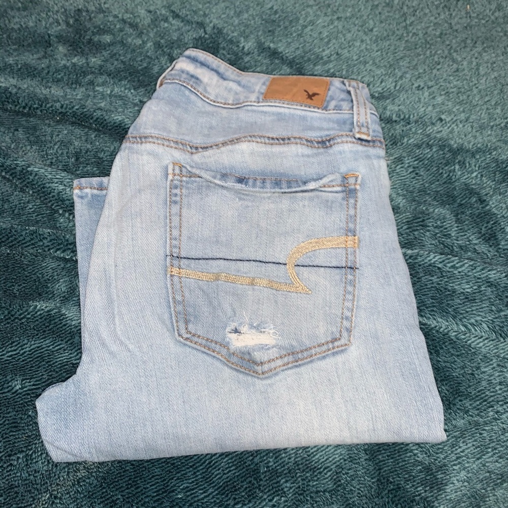 American Eagle baggy jeans